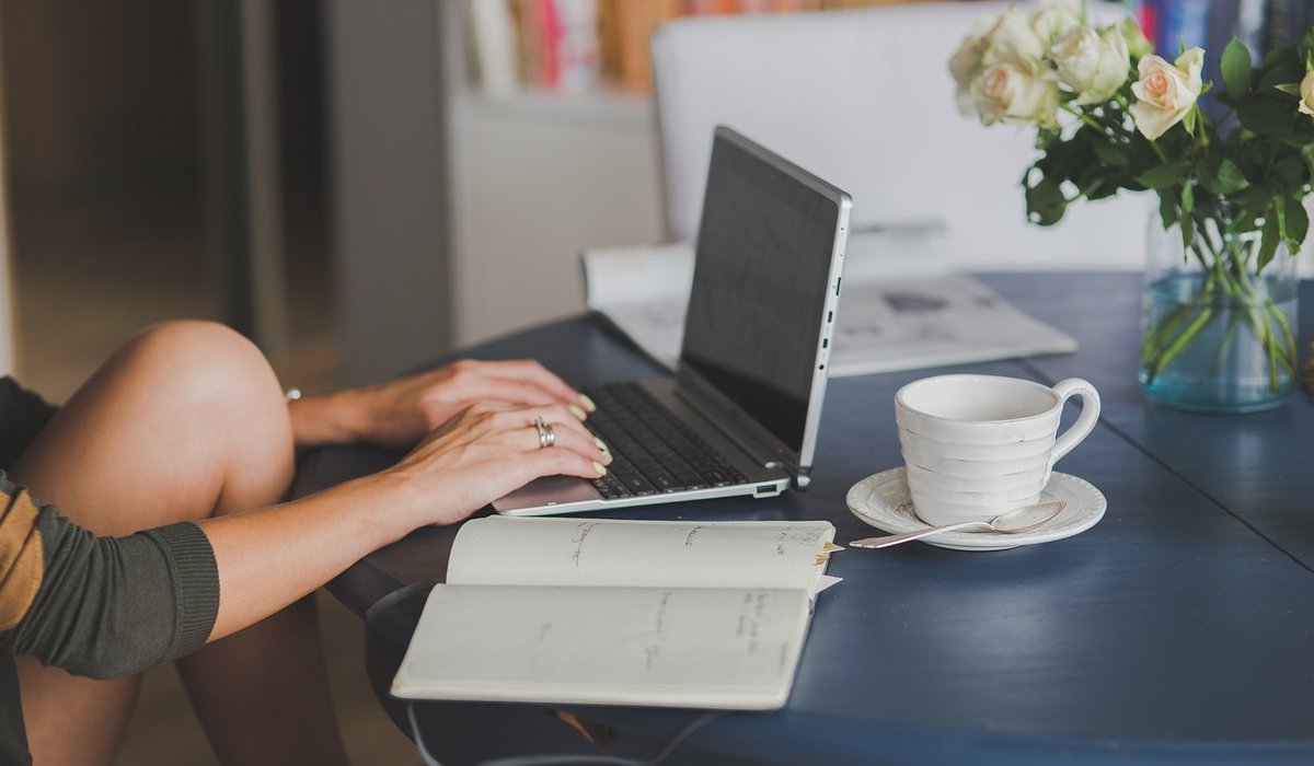 Choosing the Right Desk Size for a Small Spare Room